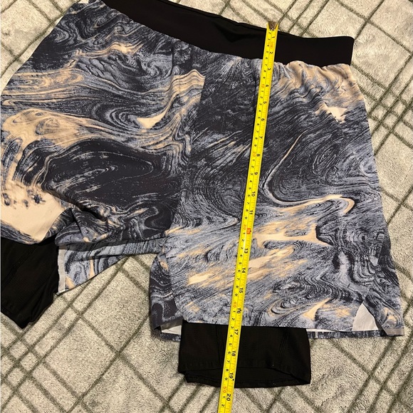 Lululemon Diffract Run Short Lava Print Blue Denim Multi - Picture 14 of 15